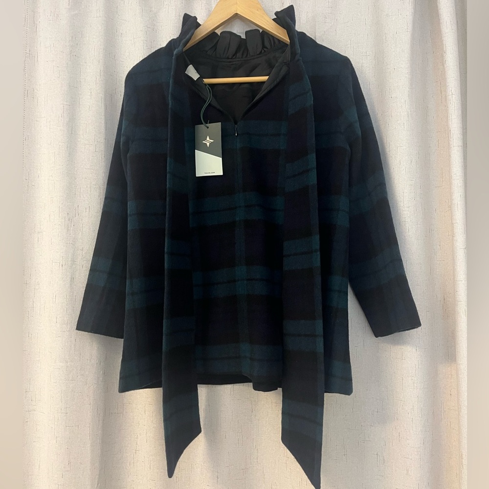 Tuckernuck Navy and Green Checkered Ruffle Top Small but Fits like Medium NWT - Picture 5 of 12